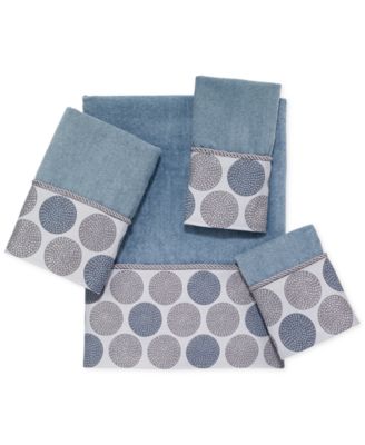 Avanti - Dotted Circles Fingertip Towel