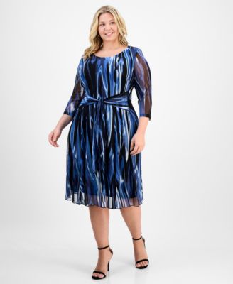 Connected - Plus Size Printed Mesh 3/4-Sleeve Midi Dress
