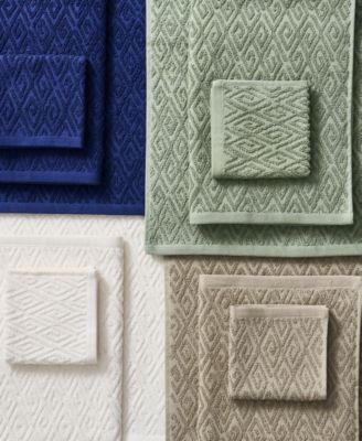 John Robshaw - Maze Solid Texture Cotton Washcloth, 12" x 12"