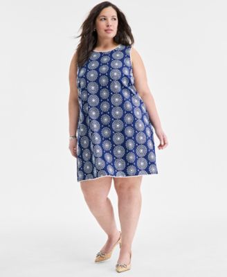 On 34th - Trendy Plus Size Eyelet Shift Dress